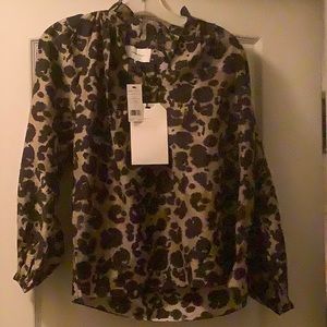 Cute swingy Current Elliott animal print blouse.